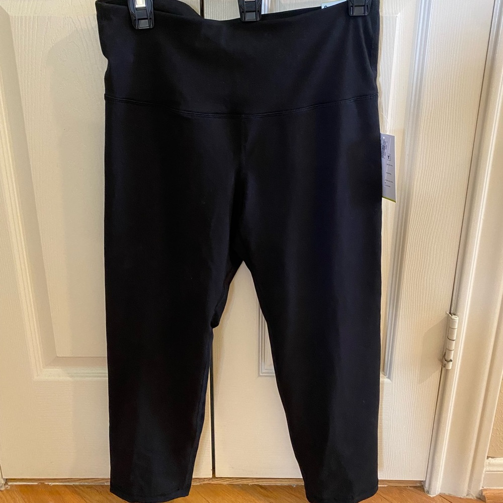 Old navy high waisted cropped yoga pants
